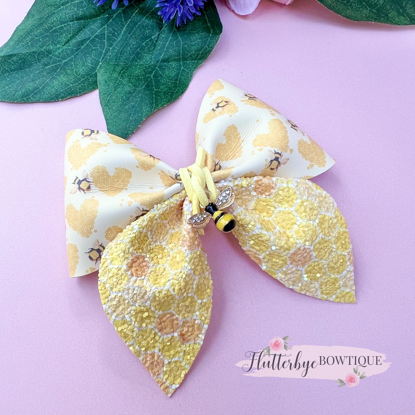 Light Reactive Bee Bow, UV Colour change
