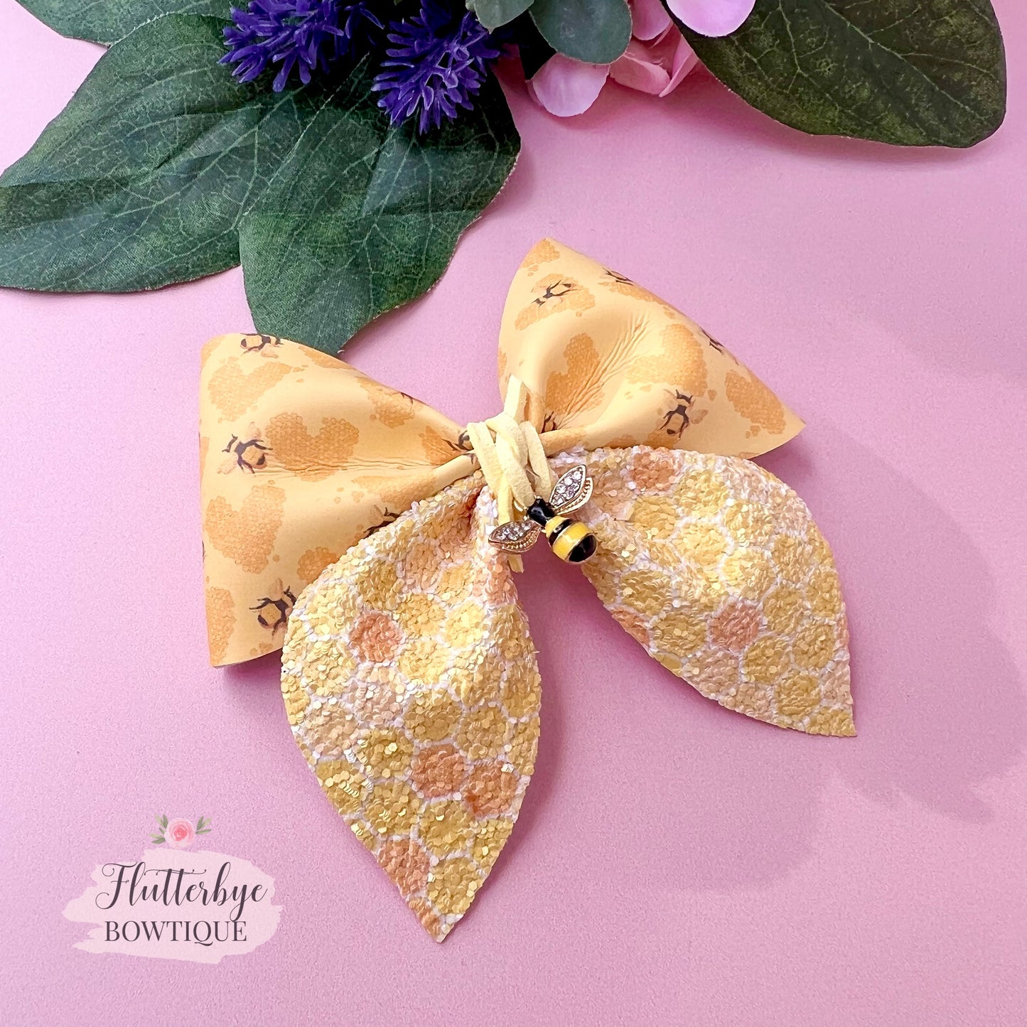Light Reactive Bee Bow, UV Colour change