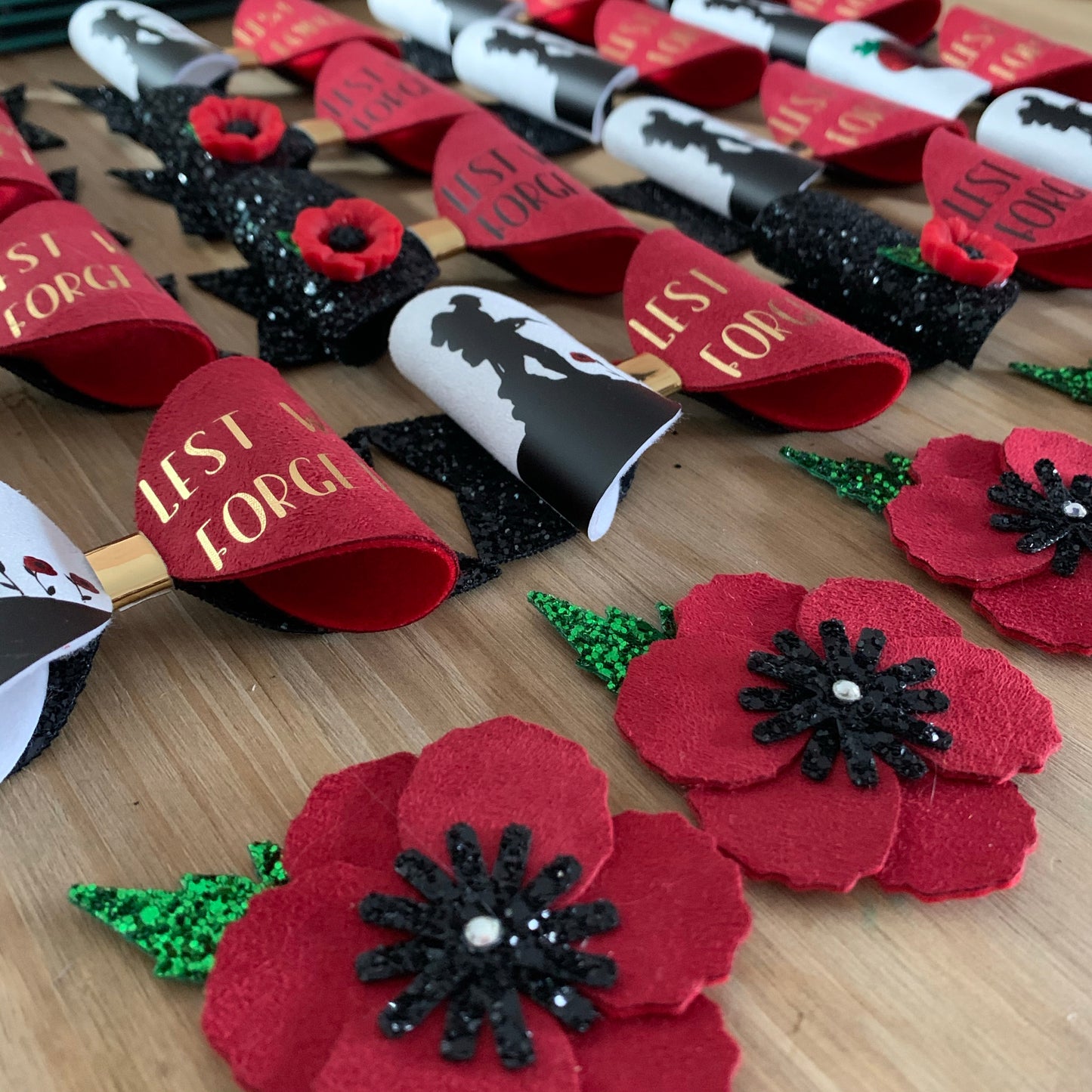 Poppy Remembrance Hair clip, Lest we forget broach